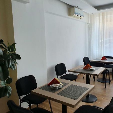 Tranzitrooms Bukarest Exterior foto