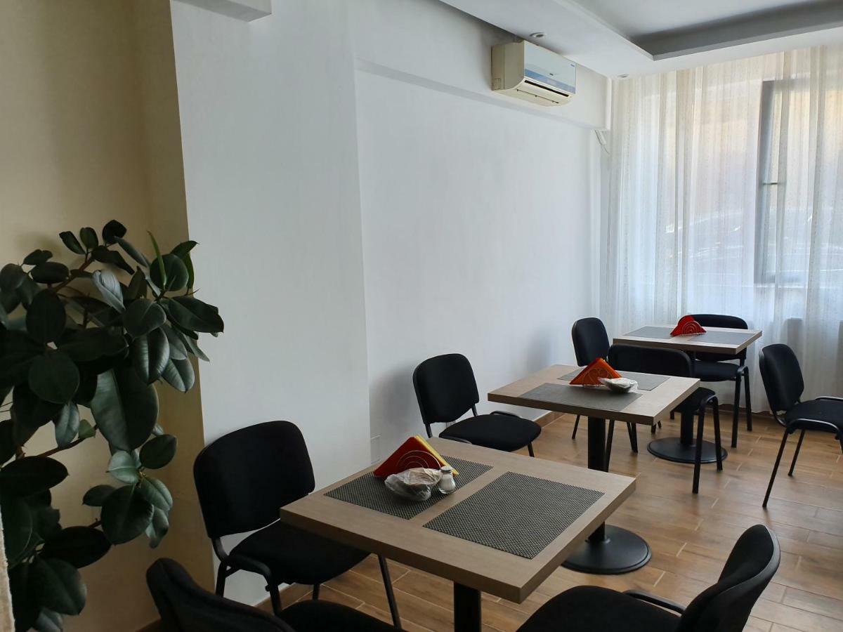 Tranzitrooms Bukarest Exterior foto